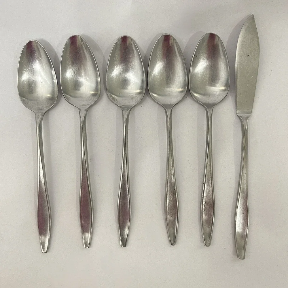 Valor Stainless Steel Spoons and Butter Knife Made in Japan Lot of 6